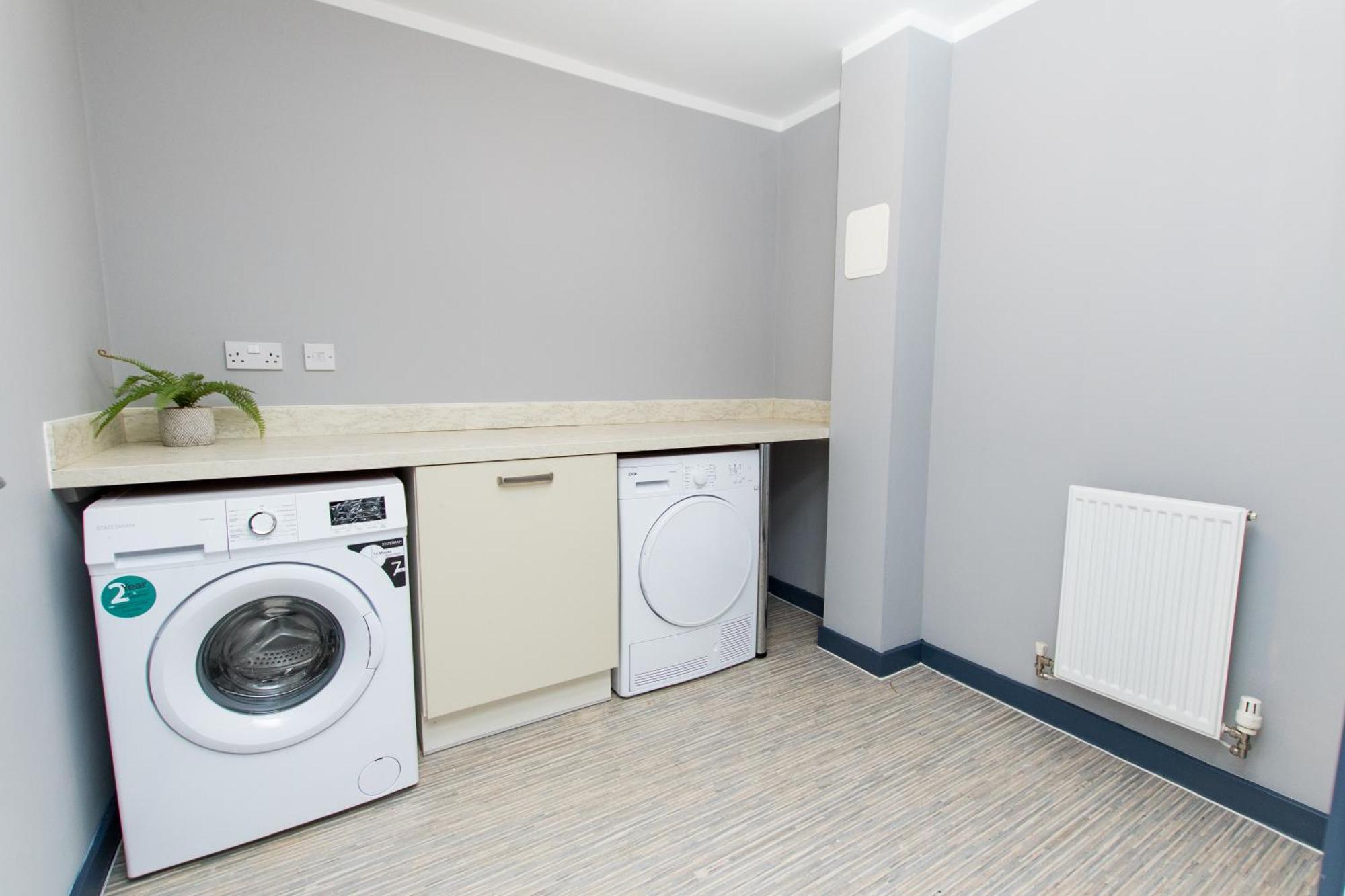 Free Parking 3 Bedroom House In 诺丁汉 外观 照片